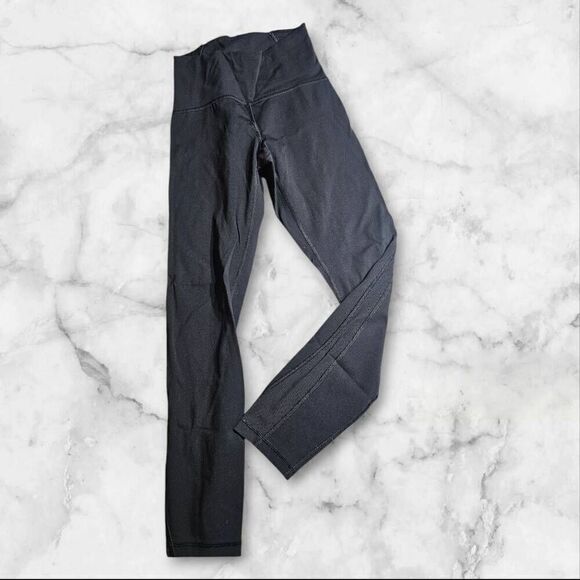 Lululemon Size 4 Black Wunder Train - Picture 1 of 4